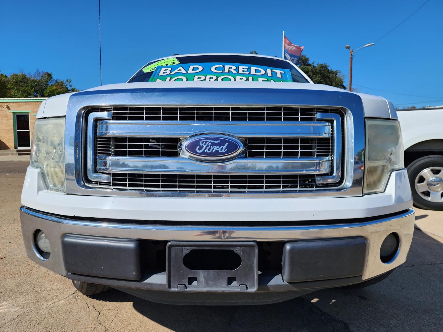 2013 WHITE /GRAY Ford F-150 XLT (1FTEX1CM4DF) with an 3.7L V6 DOHC 24V engine, 6-Speed Automatic transmission, located at 2660 S.Garland Avenue, Garland, TX, 75041, (469) 298-3118, 32.885551, -96.655602 - Welcome to DallasAutos4Less, one of the Premier BUY HERE PAY HERE Dealers in the North Dallas Area. We specialize in financing to people with NO CREDIT or BAD CREDIT. We need proof of income, proof of residence, and a ID. Come buy your new car from us today!! This is a very well cared for 2013 FO - Photo#9